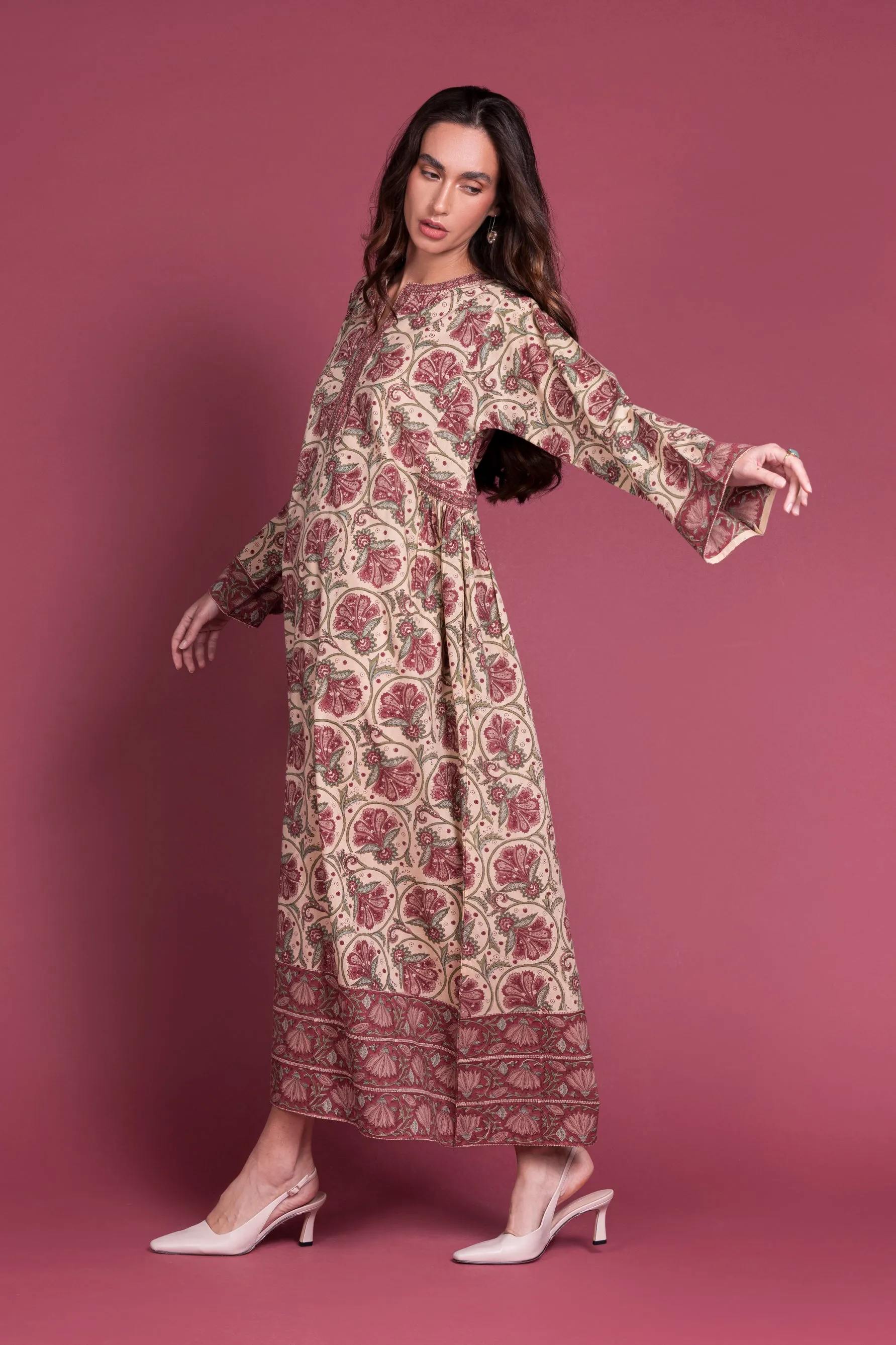 Gol - E - Anar Surkh Kaftan